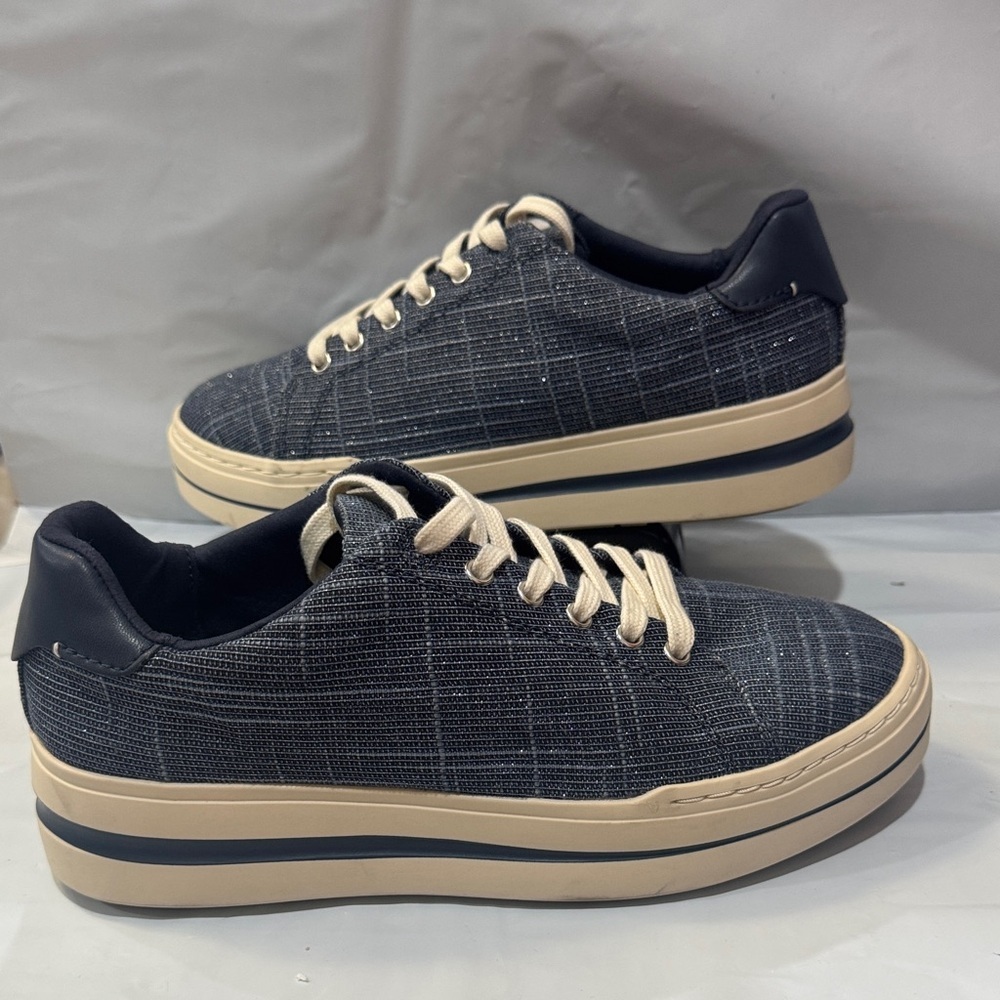 Clarks Denim Blue Sneakers with Cream Laces - Picture 3 of 10